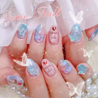 ネイル Queening 🦋のネイルデザイン