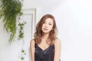 ミディアム カラー THE DAY所属・AKI HASHIMOTOのヘアスタイル