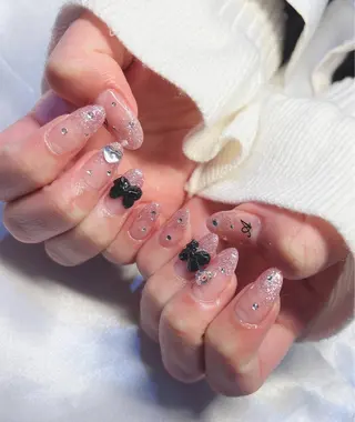 ネイル ちゅるんネイル🪄 耳ツボジュエリー🔗のネイルデザイン