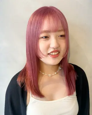 ミディアム カラー デザインカラー/パー マ🦖外岡咲希🦖のヘアスタイル