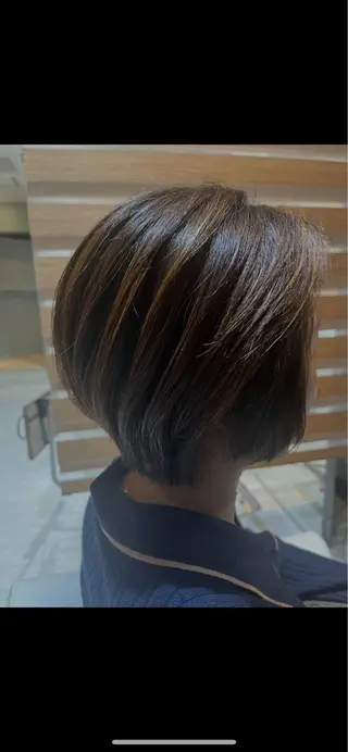 ショート 須藤 百合香のヘアスタイル