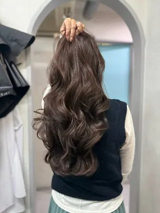 ロング ARMONY 神宮前所属・コテ巻き風パーマ 🦋そま🦋のヘアスタイル