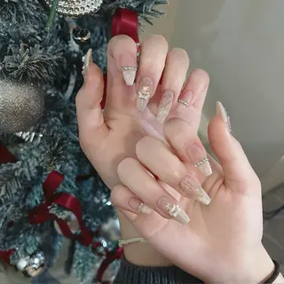 ネイル crystal ___nail所属・Au Thuc trinhのネイルデザイン
