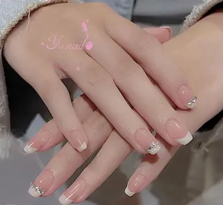 ネイル AngelChris ビューティーサロンのネイルデザイン