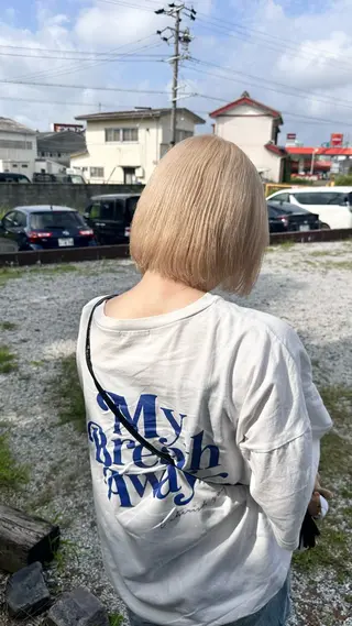 ショート カラー 梨菜/ハイトーン /ブリーチカラーのヘアスタイル