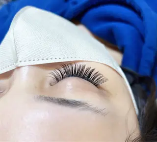 マツエク・マツパ Amira アイラッシュのマツエク・マツパデザイン