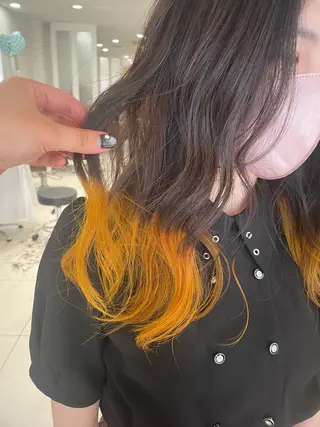 ロング カラー ウラスギ アカリのヘアスタイル