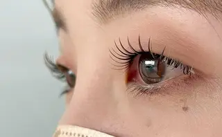 マツエク・マツパ salone Regina所属・Regina（レジー ナ）nanahoのマツエク・マツパデザイン