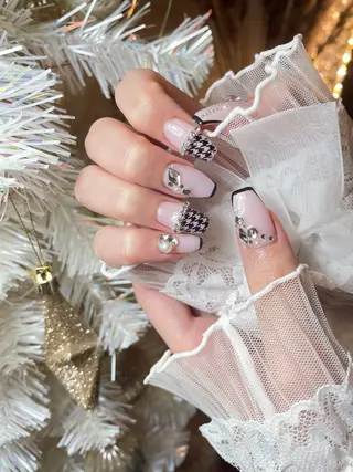 ネイル 23時まで❤︎韓国、 ワンホンネイルのネイルデザイン