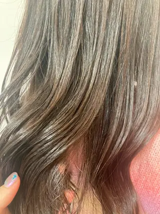 カラー 阪口 依美奈のヘアスタイル