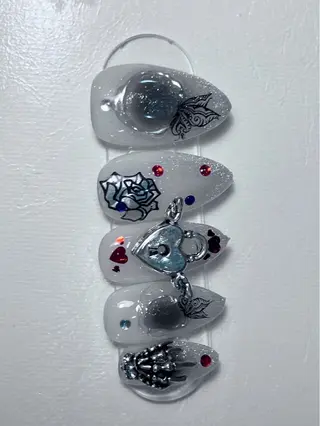 ネイル y 💅のネイルデザイン