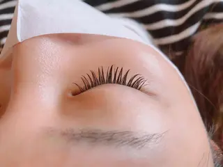 マツエク・マツパ eyelash/eyebrow　salon Fika所属・水軒 朋美のマツエク・マツパデザイン