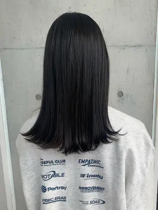 セミロング カラー カネコ ユカリのヘアスタイル