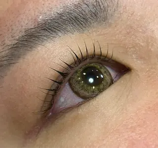 マツエク・マツパ 知久 絢音のヘアスタイル