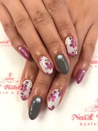 ネイル ネイルリボン 受付スタッフのネイルデザイン