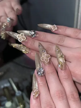 ネイル NES NAIL所属・さゆり￤推しキャラ ￤ロングネイル🩷のネイルデザイン