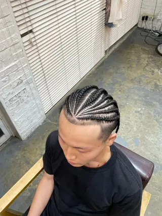 ヘアアレンジ メンズ コーンロウ／ブレイズ SYUのヘアスタイル