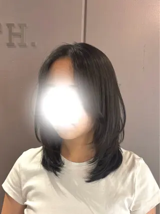 ミディアム Iris by artina 武蔵小杉店【イリス バイ アルティナ】所属・🎼レイヤー/顔周り カット/nene♬のヘアスタイル