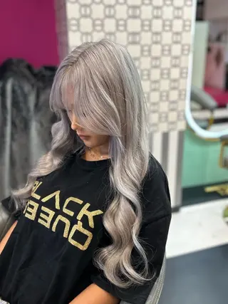 ロング カラー 新宿プルエクステ 【tsubura】のヘアスタイル