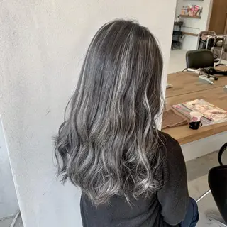 ロング カラー 難波 茜のヘアスタイル