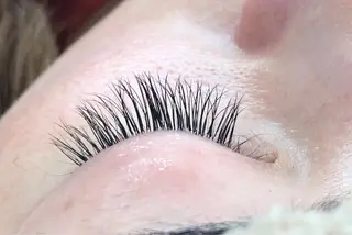 マツエク・マツパ Hachi.eyelash所属・アイデザイナー abeのマツエク・マツパデザイン