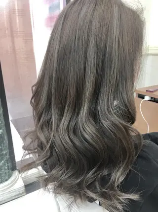 カラー N° jillva ♦️川端裕司♦️のヘアスタイル