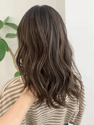 セミロング カラー 渋谷ブリーチカラー 韓国ヘアyuikoのヘアスタイル