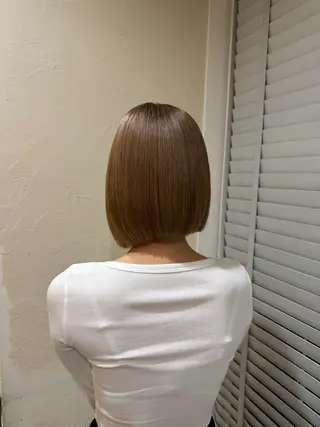 ショート カラー 池田凛/ ハイトーンカラーのヘアスタイル