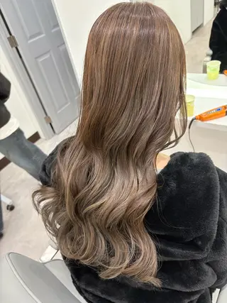 ロング カラー 佐川 向日葵のヘアスタイル