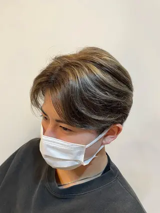 カラー メンズ 手塚 由佳のヘアスタイル