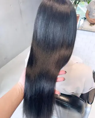 ロング カラー 透明感/オリーブ/ グレージュ/YUKAのヘアスタイル