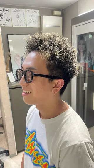ショート パーマ メンズ 小鹿 大翔のヘアスタイル