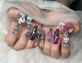 ネイル Roi〈ロワ〉 Minakoのネイルデザイン