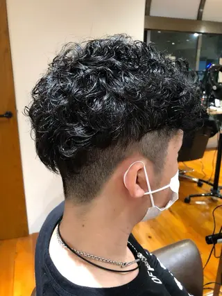 パーマ メンズ 髪質改善HAIR RESORT MASSIVE横浜桜木町店所属・KEI （ケイ）のヘアスタイル