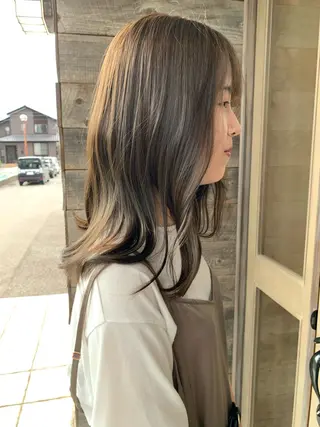 セミロング longtemps所属・カワサキ マホのヘアスタイル
