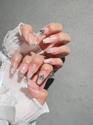 ネイル I-nailロング /ワンホン/キラキラのネイルデザイン