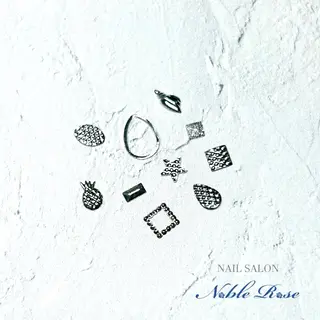 ネイル Noble Rose🥀のネイルデザイン