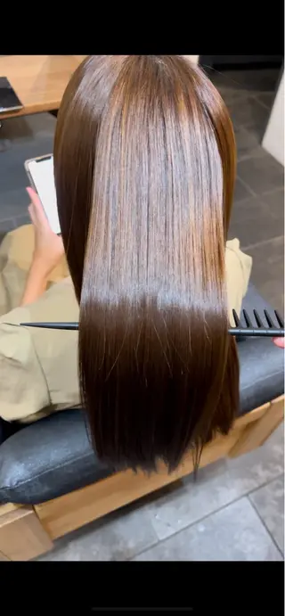 ロング AKALA  HAIR Laule'a所属・鶴野 響斗のヘアスタイル