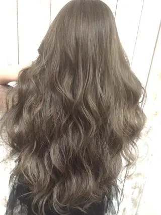 ロング カラー 井上 一平のヘアスタイル