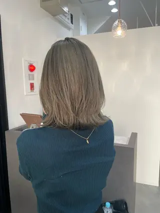 ショート カラー uru"所属・uru" すずきさゆりのヘアスタイル