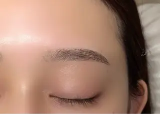 アイブロウ Yui🤍 un アイラッシュのマツエク・マツパデザイン