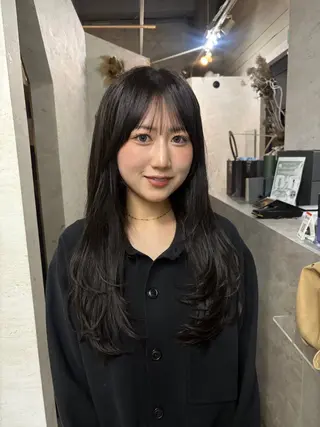 ロング ブリーチなしカラー ダブルカラーエクステのヘアスタイル