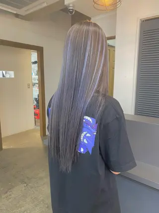 ロング カラー fand AKANE のヘアスタイル