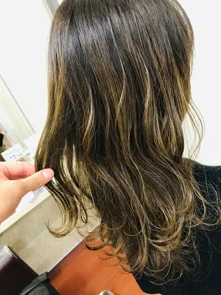 ミディアム カラー ヨシダ トオルのヘアスタイル