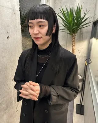 セミロング お悩み解決パーマ hana🩰のヘアスタイル