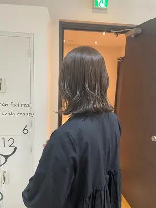 ミディアム カラー ヤマナカ エリカのヘアスタイル