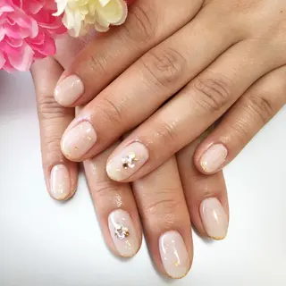 ネイル Petit Fleur所属・青柳 亜梨奈のマツエク・マツパデザイン