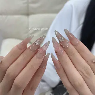 ネイル MARU Nail Salon所属・落合 明日美のネイルデザイン