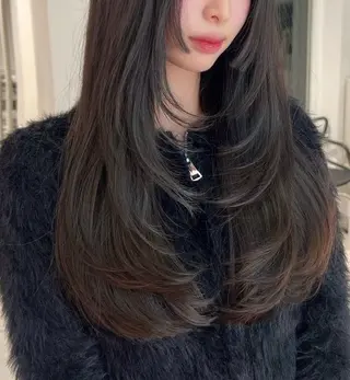 ロング 佐々木 彩花のヘアスタイル