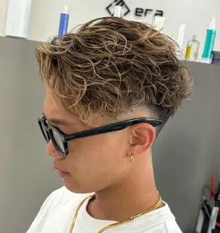 ショート カラー パーマ メンズ era2d所属・マコト/心斎橋 メンズ専門店のヘアスタイル